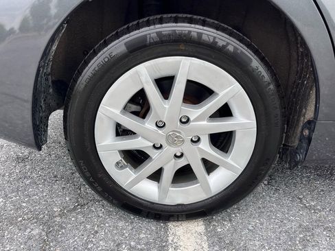 Used 2016 Toyota Prius V Two FWD image 21