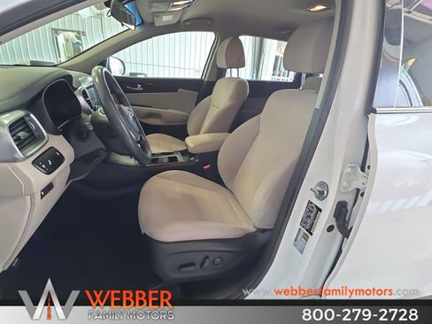 Used 2019 Kia Sorento AWD V6 image 10
