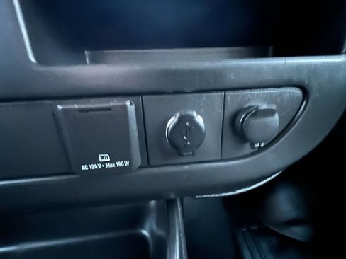Used 2015 Chevrolet Express 3500 w/ Cold Climate Package image 22