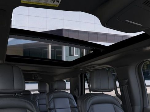 New 2025 Lincoln Navigator Reserve w/ Jet Appearance Package AWD/4WD image 22