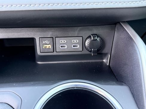 Used 2024 Toyota Highlander LE image 26