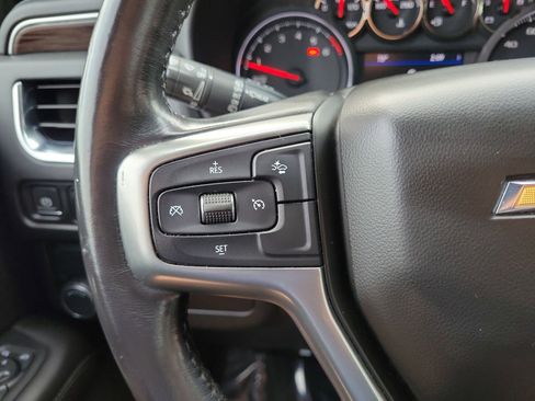 Used 2021 Chevrolet Suburban LT RWD image 18