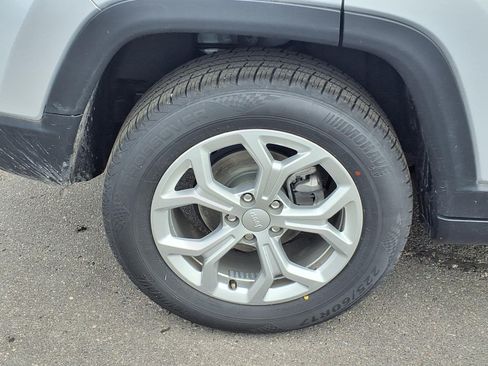 Certified 2024 Jeep Compass Latitude AWD/4WD image 22