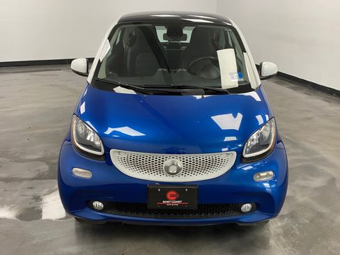 Used 2017 smart fortwo Prime RWD image 9