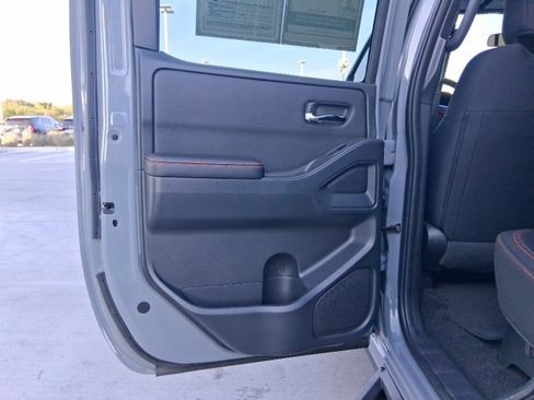 Certified 2025 Nissan Frontier PRO-4X image 14