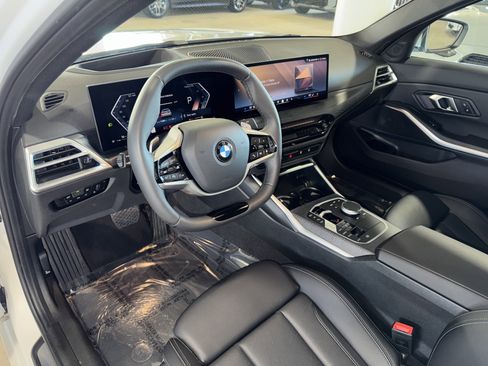 Certified 2025 BMW 330i Sedan image 19