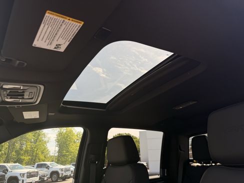 New 2026 GMC Sierra 2500 AT4 w/ AT4 Premium Plus Package AWD/4WD image 13