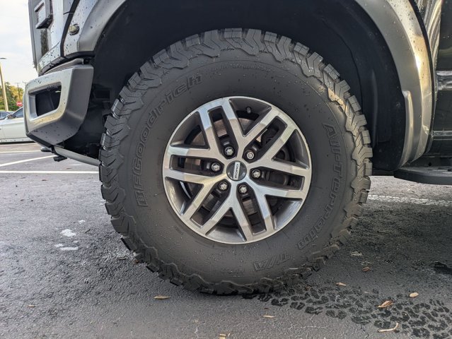 Used 2017 Ford F150 Raptor w/ Equipment Group 802A Luxury AWD/4WD image 13