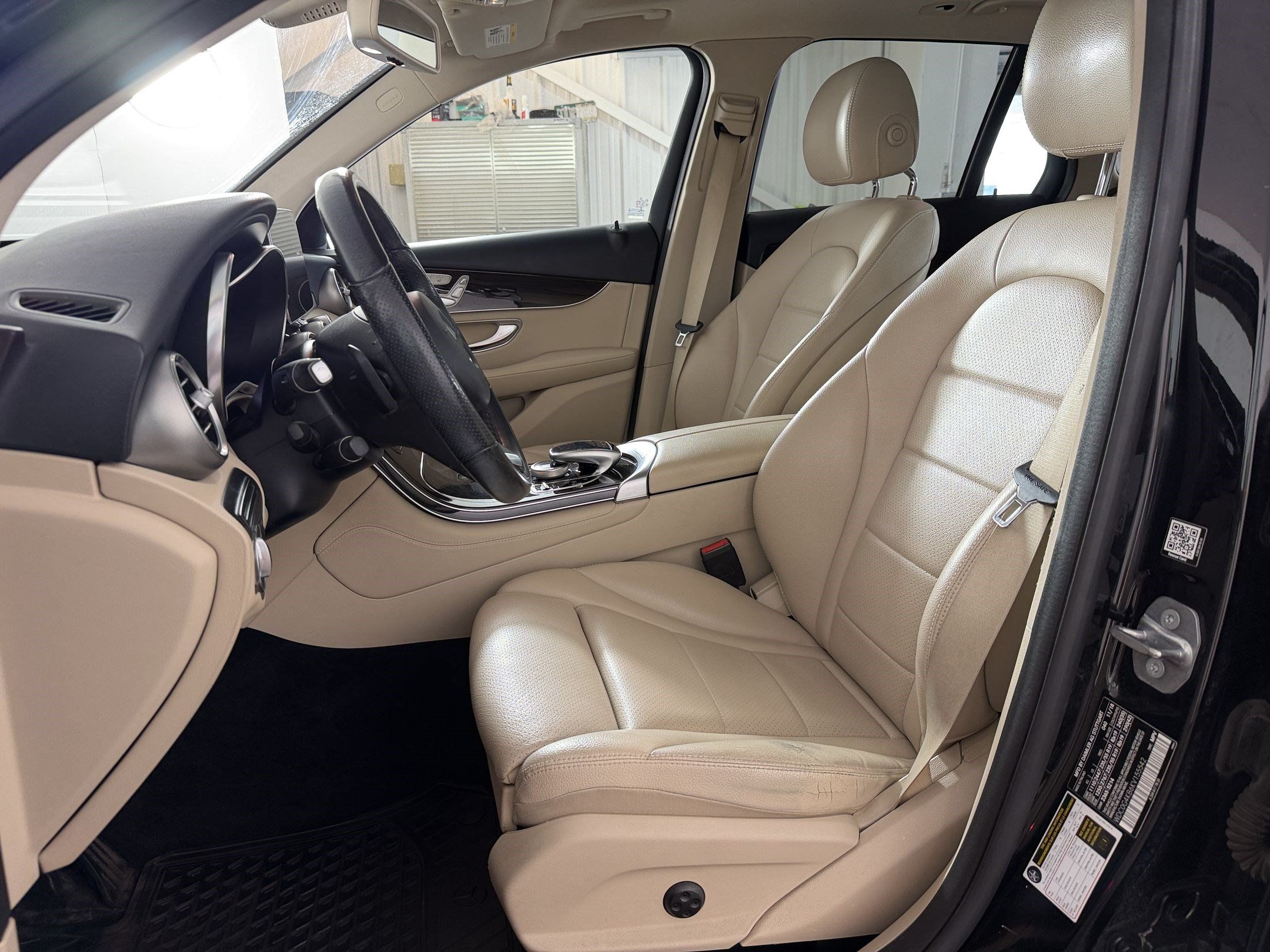 Used 2019 Mercedes-Benz GLC 300 4MATIC image 5