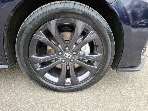 Certified 2025 Toyota Sienna XSE image 8