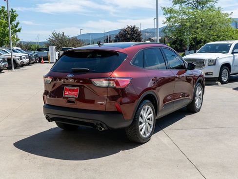 Used 2021 Ford Escape SE w/ SE Sport Appearance Package AWD/4WD image 7