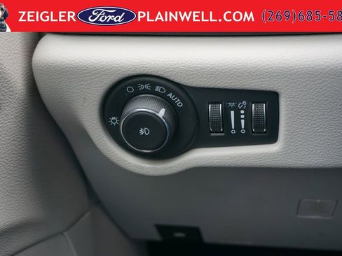 Used 2023 Chrysler Pacifica Touring-L FWD image 30