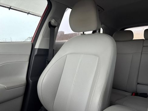 Used 2024 Hyundai Kona Limited FWD image 18