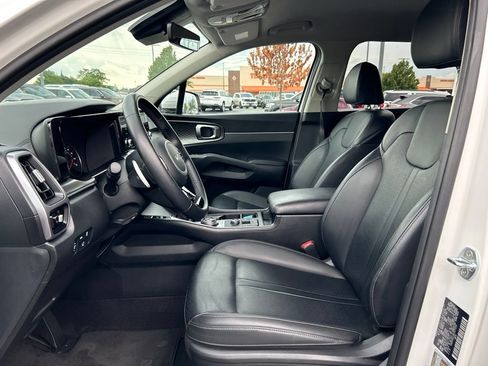 Certified 2023 Kia Sorento EX AWD/4WD image 11