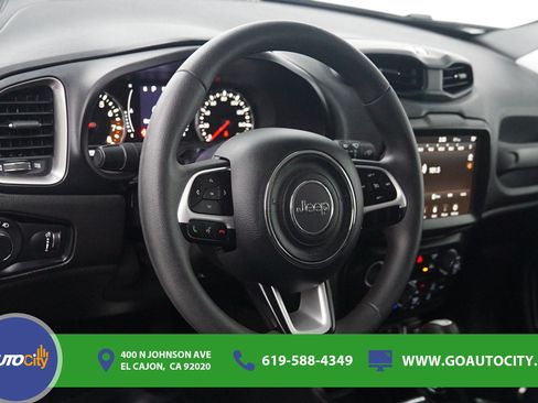 Used 2023 Jeep Renegade Latitude AWD/4WD image 18