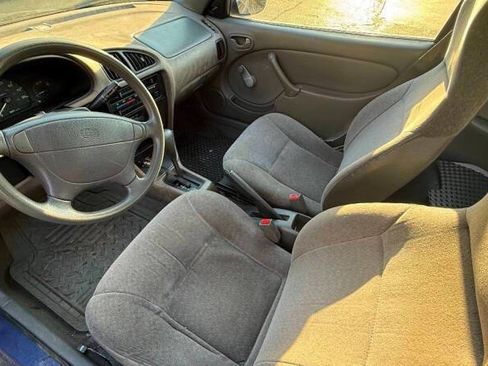 Used 1995 Geo Metro LSi image 2