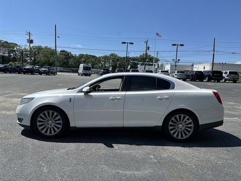 Used 2013 Lincoln MKS AWD image 5