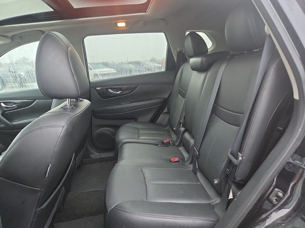 Used 2017 Nissan Rogue SL w/ SL Premium Package AWD/4WD image 8