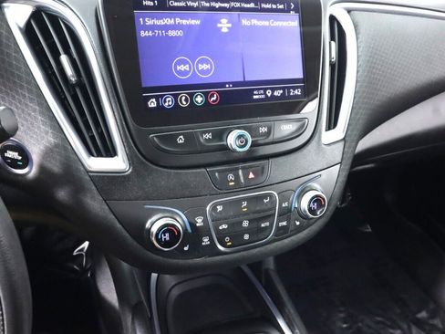 Used 2021 Chevrolet Malibu LT image 12