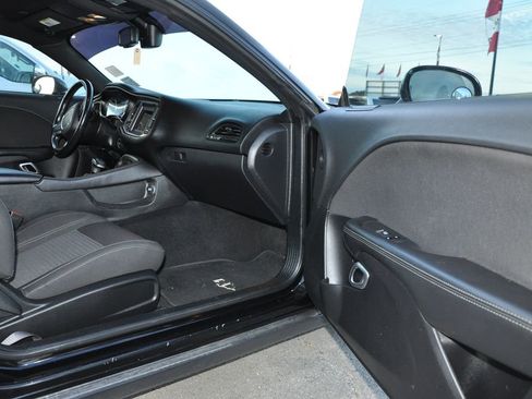 Used 2019 Dodge Challenger SXT image 13