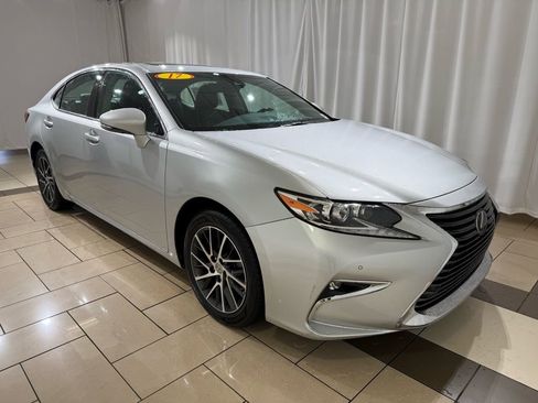 Used 2017 Lexus ES 350 w/ Luxury Package image 7