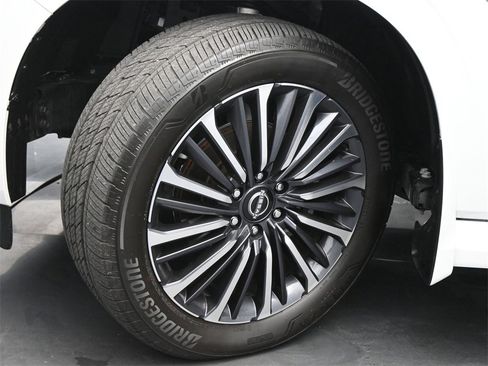 Used 2025 Nissan Armada Platinum Reserve image 28