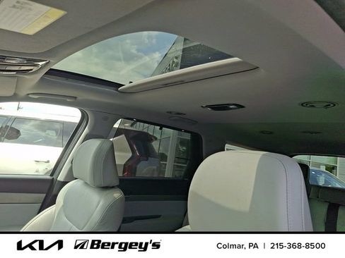 Used 2022 Hyundai Palisade SEL w/ 8P Bench Seat Package AWD/4WD image 17