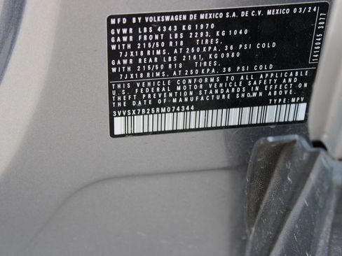 Used 2024 Volkswagen Taos SE image 27