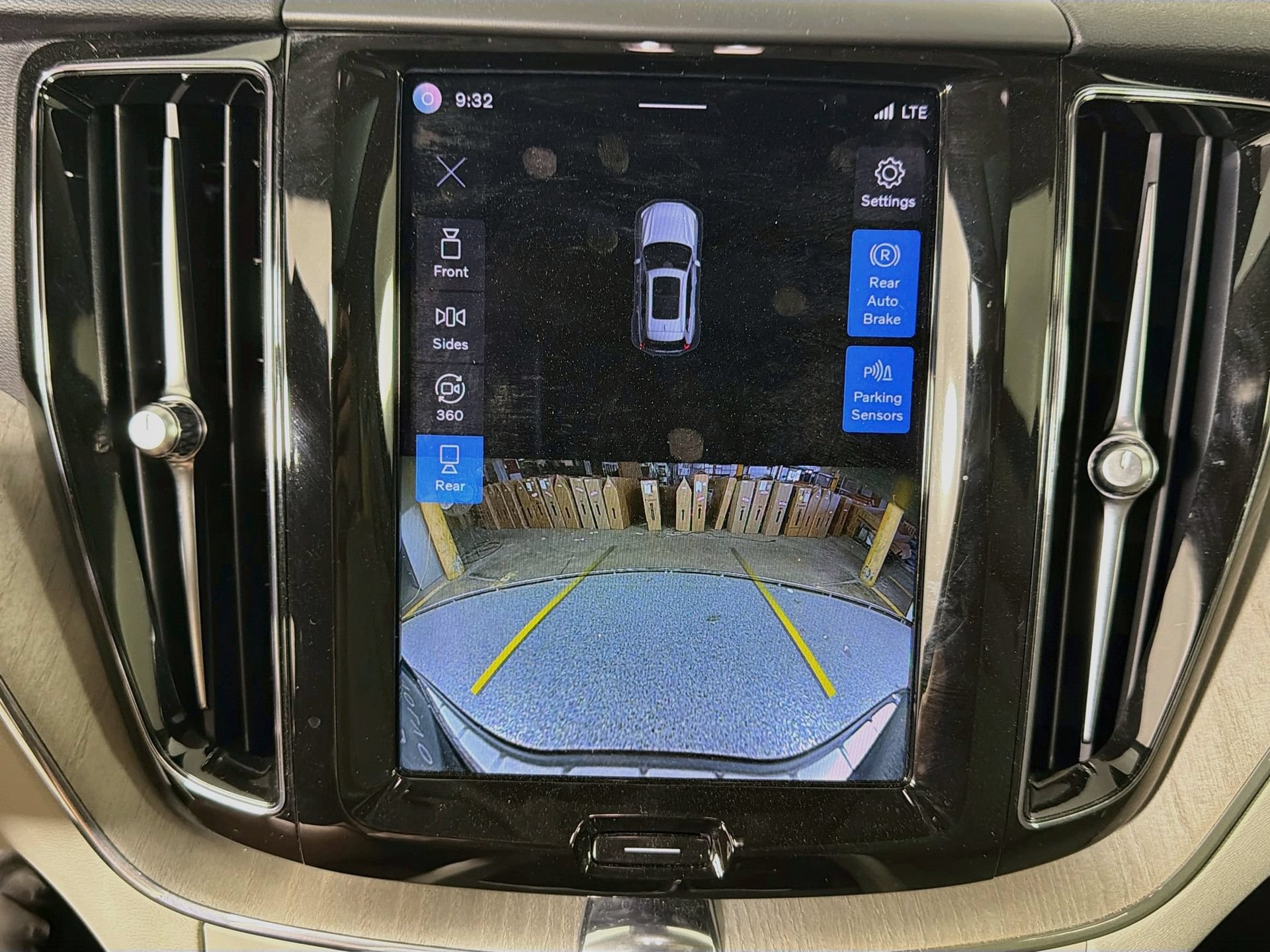 Certified 2023 Volvo XC60 B5 Plus w/ Protection Package Premier FWD image 14