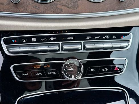 Used 2017 Mercedes-Benz E 300 4MATIC image 17