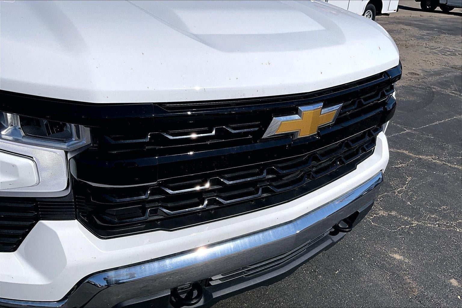 Used 2024 Chevrolet Silverado 1500 LT AWD/4WD image 30