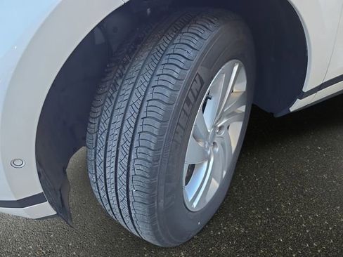 Used 2025 Land Rover Range Rover Evoque S image 35