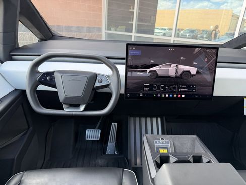 Used 2024 Tesla Cybertruck AWD Crew Cab image 16
