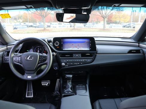 Certified 2022 Lexus ES 300h F Sport image 15