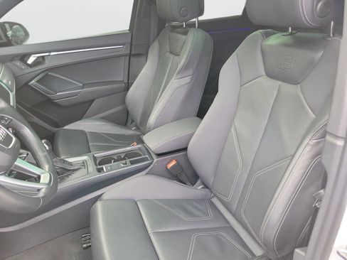 Used 2024 Audi Q3 2.0T Premium Plus image 32