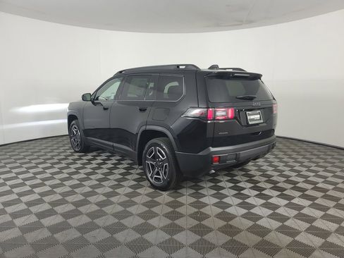 New 2026 Jeep Cherokee Laredo image 6