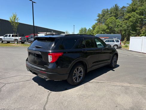 Used 2023 Ford Explorer XLT w/ Equipment Group 202A AWD/4WD image 5