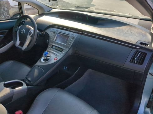 Used 2013 Toyota Prius One image 33