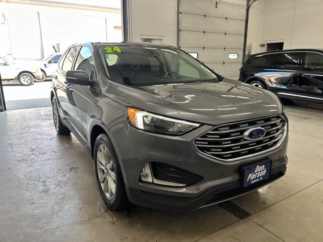 Used 2024 Ford Edge Titanium AWD/4WD image 3
