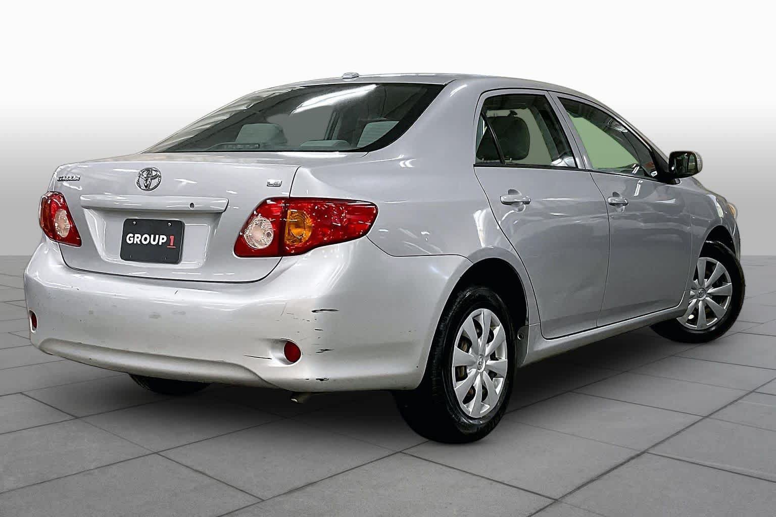 Used 2010 Toyota Corolla LE FWD image 12