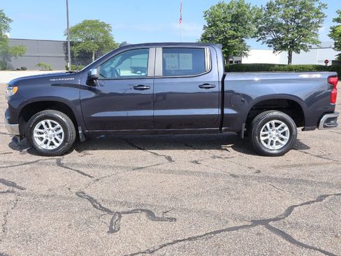 Used 2023 Chevrolet Silverado 1500 LT AWD/4WD image 16