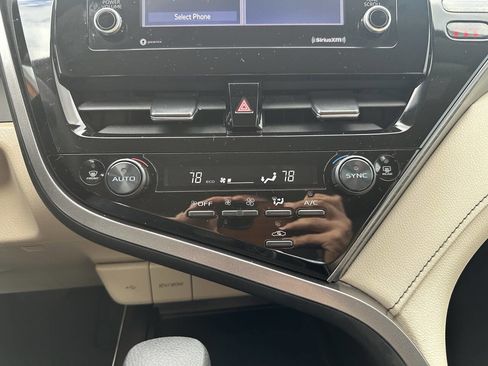 Used 2022 Toyota Camry LE image 17