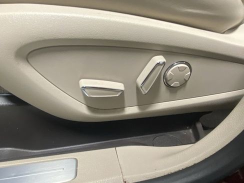 Used 2019 Lincoln MKC Select w/ Select Plus Package image 12