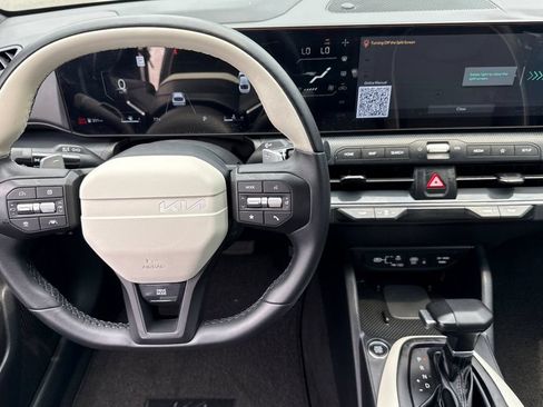 Certified 2025 Kia K4 GT-Line FWD image 16