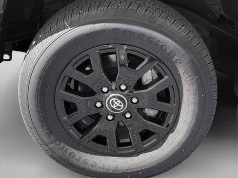 Certified 2024 Toyota Tacoma SR5 AWD/4WD image 7