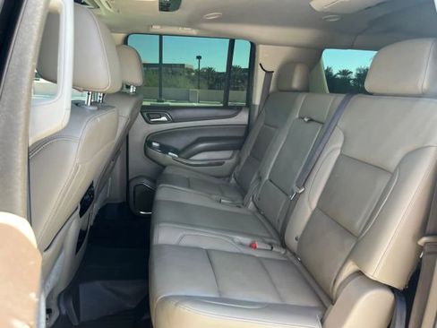 Used 2020 Chevrolet Suburban LT image 14