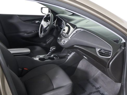 Used 2024 Chevrolet Malibu LT image 21