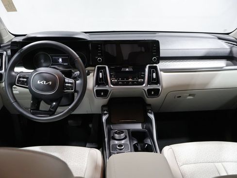 Used 2023 Kia Sorento EX AWD/4WD image 17