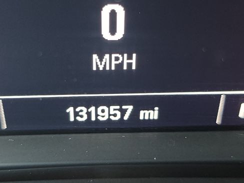 Used 2019 Chevrolet Equinox LS FWD image 19