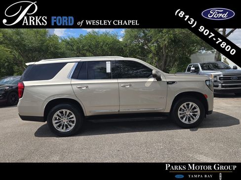 Used 2021 GMC Yukon SLT w/ SLT Luxury Plus Package AWD/4WD image 3